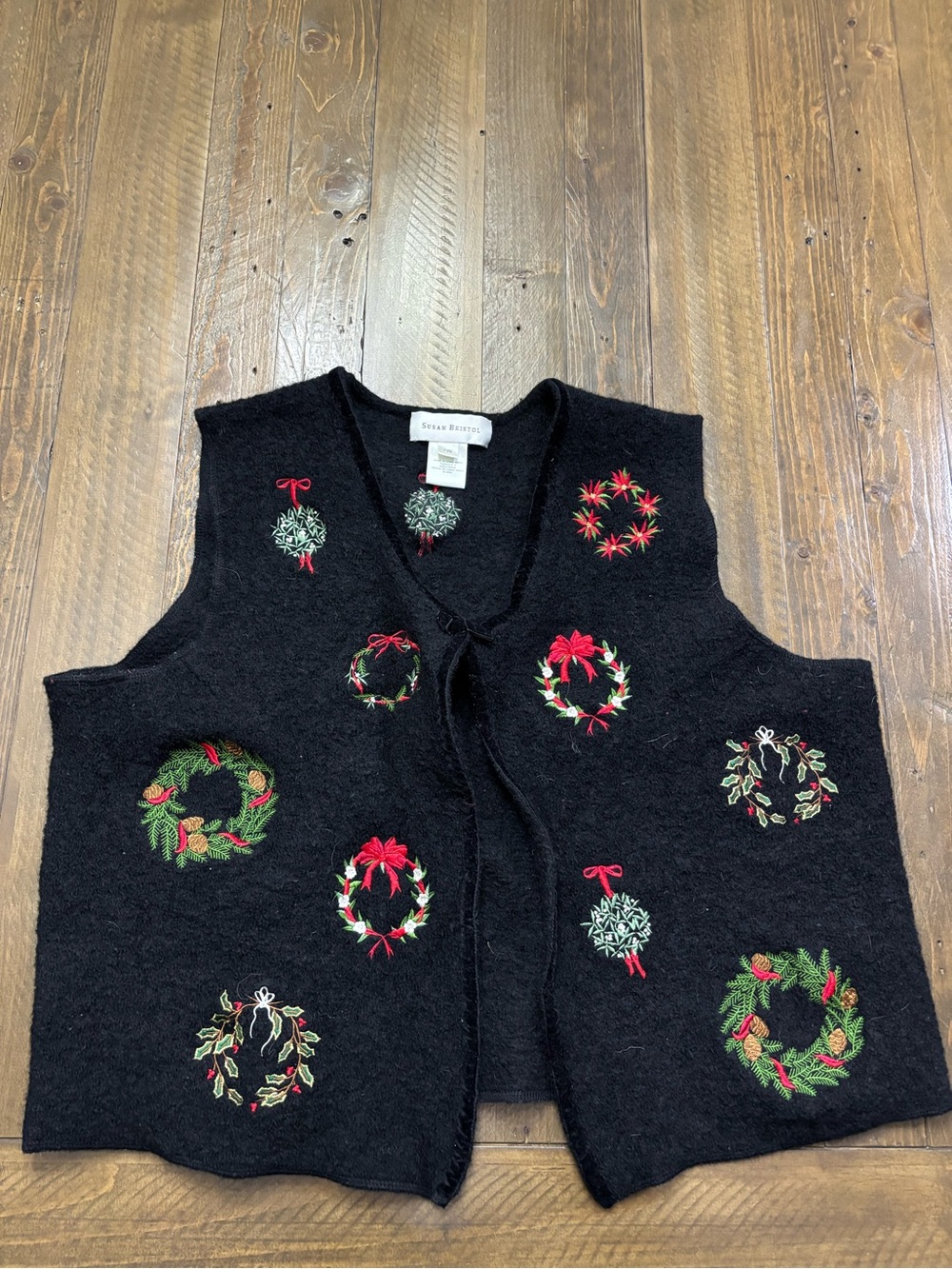 Susan Bristol Vintage 2000 100% Wool Embroidered Wreath Vest